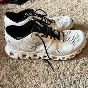 Women’s On Cloud shoes